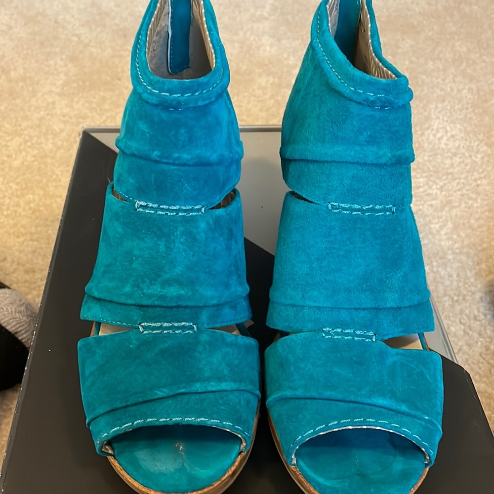 Hushpuppies size 10